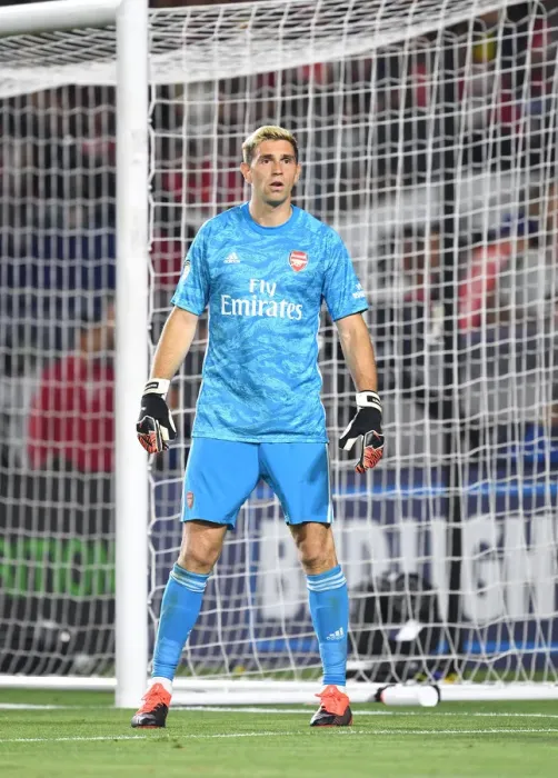 Framed Print : Arsenal's Emiliano Martinez Faces Off Against Bayern Munich in 2019 International Champions Cup