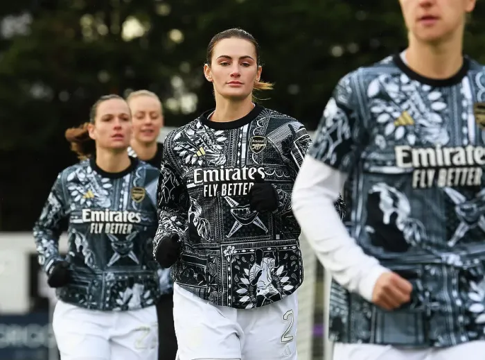 Framed Print : Arsenal's Emily Fox Gears Up for Battle Against Watford Women in FA Cup Match