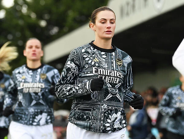 Arsenal's Emily Fox Prepares for Battle Against Watford Women in FA Cup Match