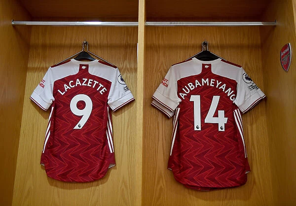 Arsenal's Empty Emirates: Lacazette and Aubameyang Prepare for Leicester Clash Amidst Pandemic Restrictions