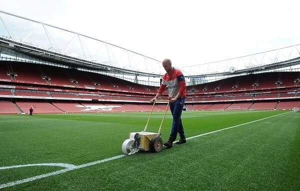 Arsenal's Emirates Stadium: Preparing for Arsenal vs. Sunderland (2015) - Pitch Marking
