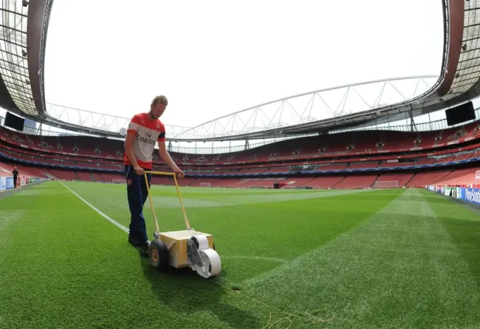 Framed Print : Arsenal's Emirates Stadium: Readied for Champions League Clash Against Besiktas (2014 / 15) Framed Print : Arsenal's Emirates Stadium: Readied for Champions League Clash Against Besiktas (2014 / 15)