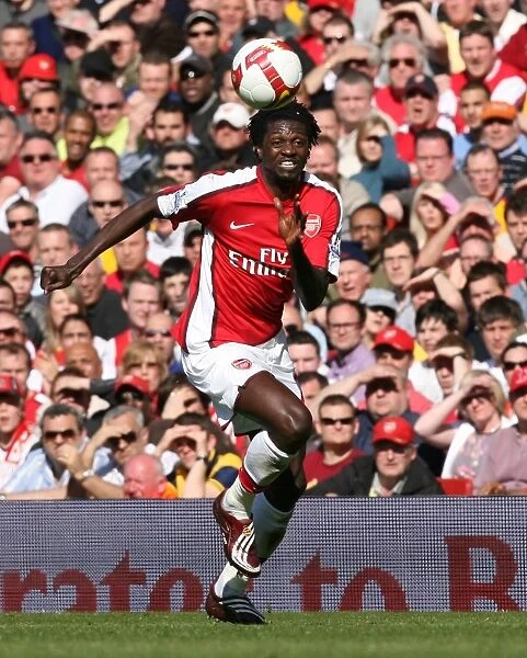 Arsenal's Emmanuel Adebayor Scores in 2:0 Victory over Manchester City, Barclays Premier League, Emirates Stadium, 2009