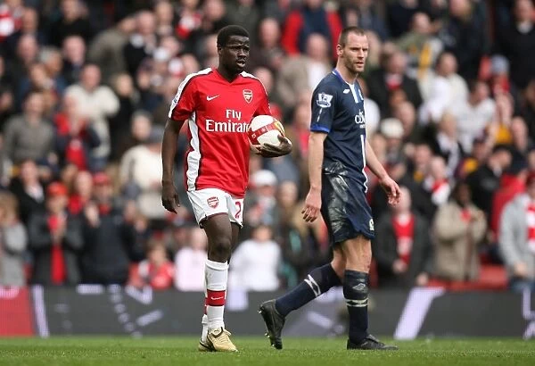 Arsenal's Emmanuel Eboue Shines in 4-0 Victory over Blackburn Rovers, Barclays Premier League, Emirates Stadium, 14 / 3 / 2009