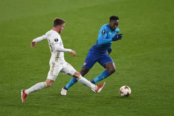 Framed Print : Arsenal's Europa League Battle: Welbeck vs. Widgren