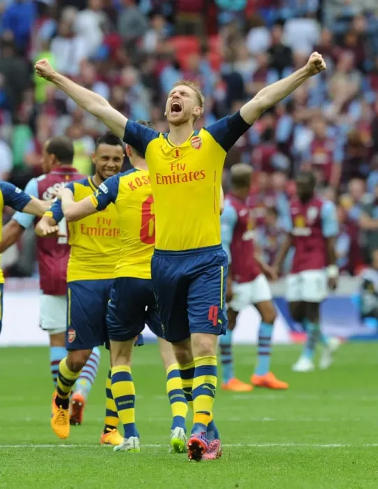 Framed Print : Arsenal's FA Cup Triumph: Mertesacker's Emotional Celebration of Giroud's Goal Framed Print : Arsenal's FA Cup Triumph: Mertesacker's Emotional Celebration of Giroud's Goal