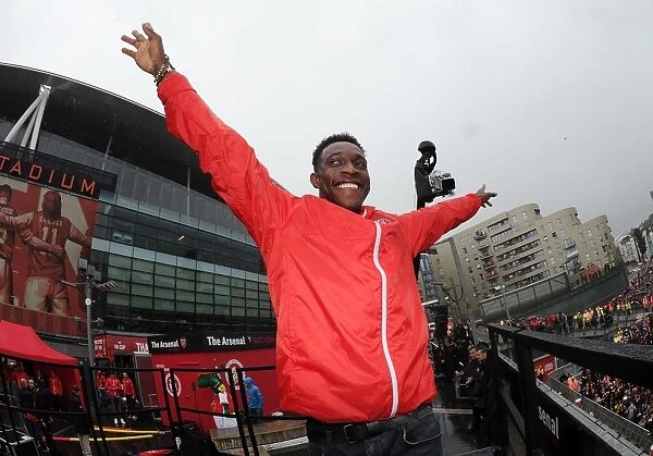 Arsenal's FA Cup Victory: Celebrating with Danny Welbeck