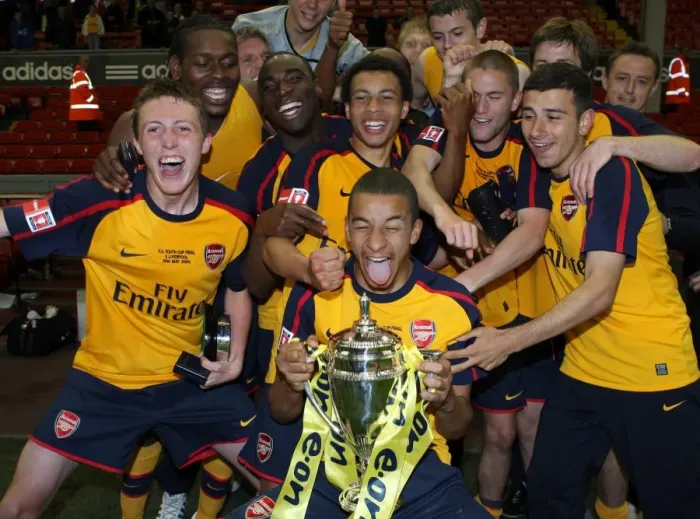 Framed Print : Arsenal's FA Youth Cup Triumph: 2-1 Over Liverpool (6-2 Agg.) Framed Print : Arsenal's FA Youth Cup Triumph: 2-1 Over Liverpool (6-2 Agg.)