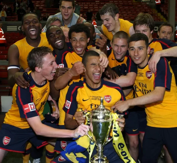 Framed Print : Arsenal's FA Youth Cup Victory: 2-1 Over Liverpool (6-2 aggregate)