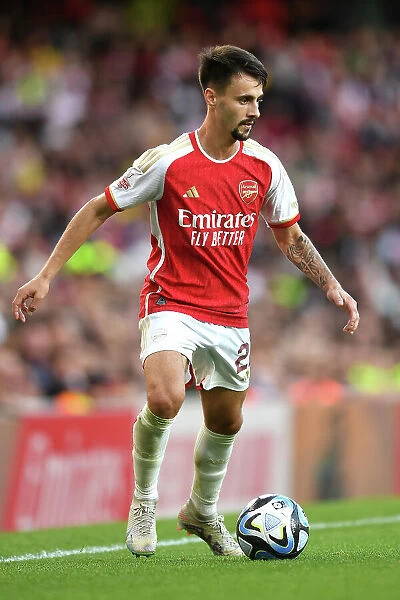 Arsenal's Fabio Vieira Charges Forward: Arsenal FC vs AS Monaco, Emirates Cup 2023-24