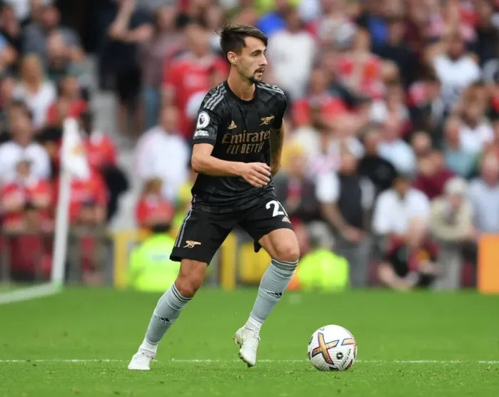 Framed Print : Arsenal's Fabio Vieira Clashes with Manchester United in Premier League Battle, 2022-23 Framed Print : Arsenal's Fabio Vieira Clashes with Manchester United in Premier League Battle, 2022-23