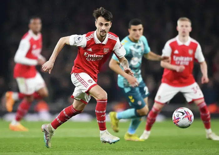 Framed Print : Arsenal's Fabio Vieira Dashes Through Southampton Defense in Premier League Clash (April 2023) Framed Print : Arsenal's Fabio Vieira Dashes Through Southampton Defense in Premier League Clash (April 2023)