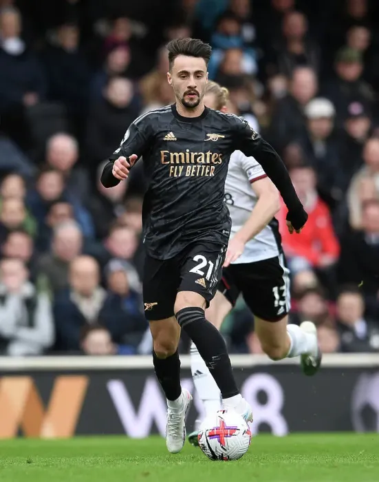 Framed Print : Arsenal's Fabio Vieira: Midfield Masterclass at Fulham in the 2022-23 Premier League Framed Print : Arsenal's Fabio Vieira: Midfield Masterclass at Fulham in the 2022-23 Premier League