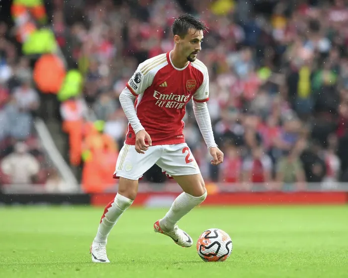 Framed Print : Arsenal's Fabio Vieira Shines in Premier League Clash Against Fulham (2023-24)