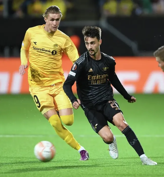Framed Print : Arsenal's Fabio Vieira Shines in UEFA Europa League Clash against Bodø / Glimt