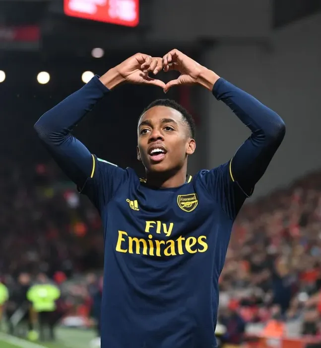 Framed Print : Arsenal's Five-Goal Blitz: Joe Willock Celebrates Against Liverpool in Carabao Cup