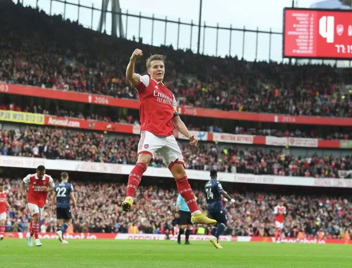 Framed Print : Arsenal's Five-Goal Blitz: Martin Odegaard Celebrates Against Nottingham Forest (2022-23)