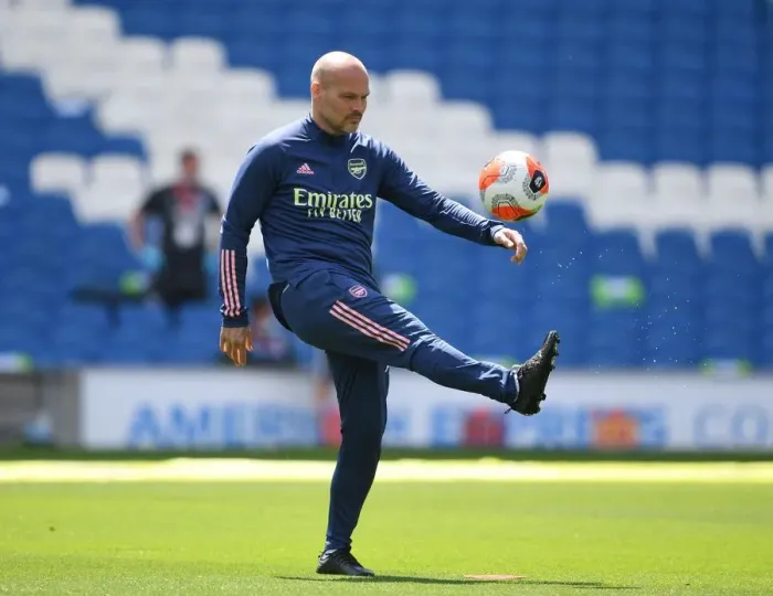 Framed Print : Arsenal's Freddie Ljungberg at Empty Brighton & Hove Albion Stadium, Premier League 2019-2020 Framed Print : Arsenal's Freddie Ljungberg at Empty Brighton & Hove Albion Stadium, Premier League 2019-2020