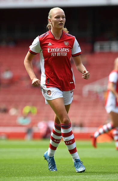 Arsenal's Frida Maanum in Action: Arsenal Women vs. Chelsea Women - Mind Series 2021-22