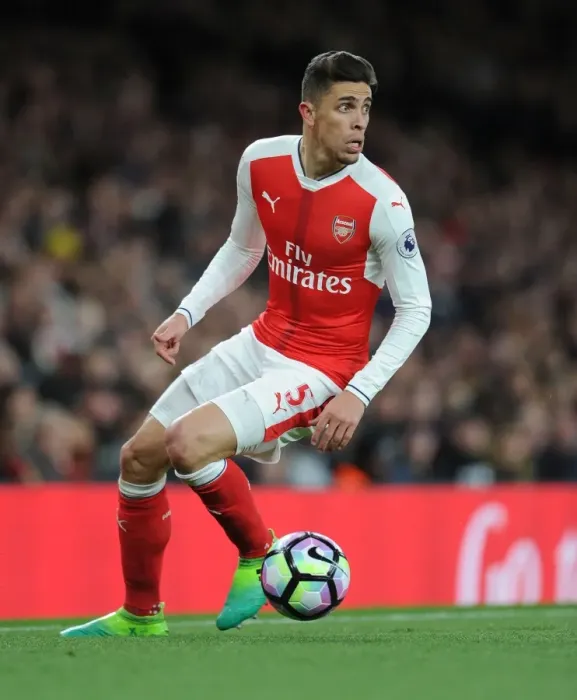 Framed Print : Arsenal's Gabriel in Action Against Leicester City, Premier League 2016-17 Framed Print : Arsenal's Gabriel in Action Against Leicester City, Premier League 2016-17