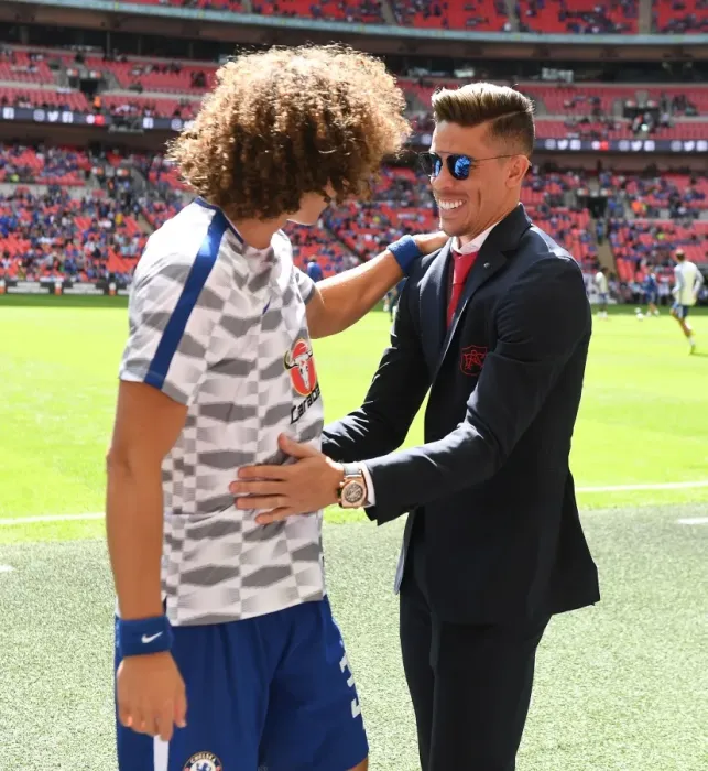 Framed Print : Arsenal's Gabriel and Chelsea's David Luiz: A Pre-Match Encounter at the FA Community Shield, 2017-18