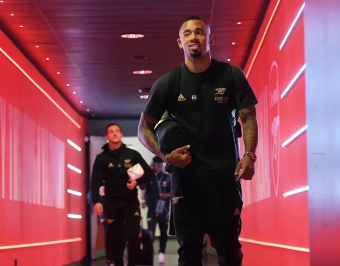 Framed Print : Arsenal's Gabriel Jesus Prepares for Arsenal v Liverpool Clash in the Premier League (2022-23)
