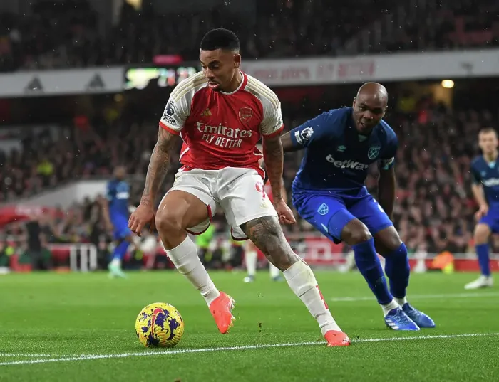 Framed Print : Arsenal's Gabriel Jesus Thwarted by West Ham's Angelo Ogbonna in Premier League Clash (2023-24) Framed Print : Arsenal's Gabriel Jesus Thwarted by West Ham's Angelo Ogbonna in Premier League Clash (2023-24)