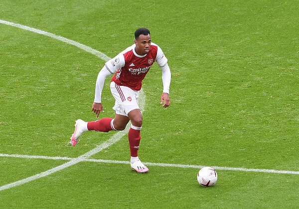 Arsenal's Gabriel Magalhaes in Action against Sheffield United (2020-21)