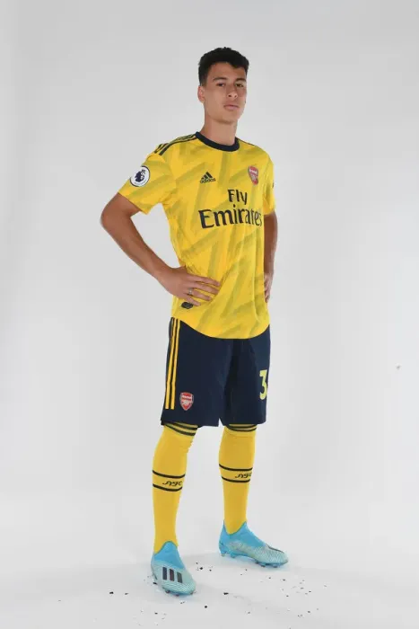 Framed Print : Arsenal's Gabriel Martinelli at 2019-2020 Pre-Season Photoshoot Framed Print : Arsenal's Gabriel Martinelli at 2019-2020 Pre-Season Photoshoot