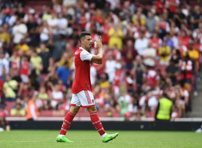 Framed Print : Arsenal's Gabriel Martinelli Bids Farewell to Fans after Substitution during Arsenal vs Sevilla Emirates Cup Match, 2022 Framed Print : Arsenal's Gabriel Martinelli Bids Farewell to Fans after Substitution during Arsenal vs Sevilla Emirates Cup Match, 2022