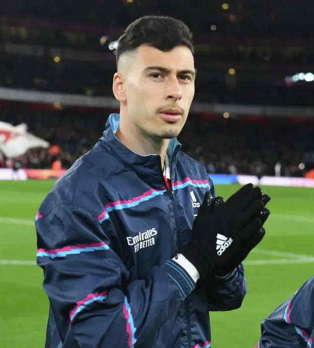 Framed Print : Arsenal's Gabriel Martinelli Gears Up for Arsenal v Everton Premier League Clash at Emirates Stadium