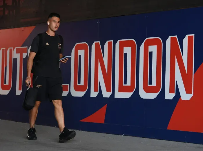 Framed Print : Arsenal's Gabriel Martinelli Prepares for Crystal Palace Clash in 2022-23 Premier League