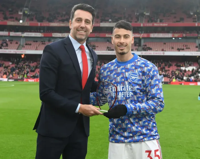 Framed Print : Arsenal's Gabriel Martinelli Receives Player of the Month Award vs Burnley, 2021-22
