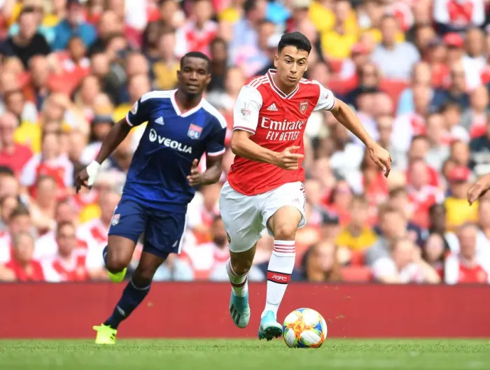 Framed Print : Arsenal's Gabriel Martinelli Shines in Emirates Cup Clash Against Olympique Lyonnais