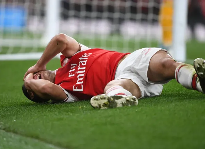 Framed Print : Arsenal's Gabriel Martinelli Suffers Injury in Arsenal vs Sheffield United Clash Framed Print : Arsenal's Gabriel Martinelli Suffers Injury in Arsenal vs Sheffield United Clash