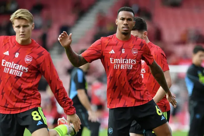 Framed Print : Arsenal's Gabriel Prepares for AFC Bournemouth Clash in Premier League (2023-24)