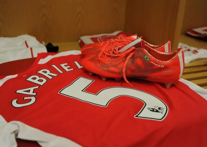 Framed Print : Arsenal's Gabriel Prepares for Battle: Arsenal v Aston Villa, Premier League 2015