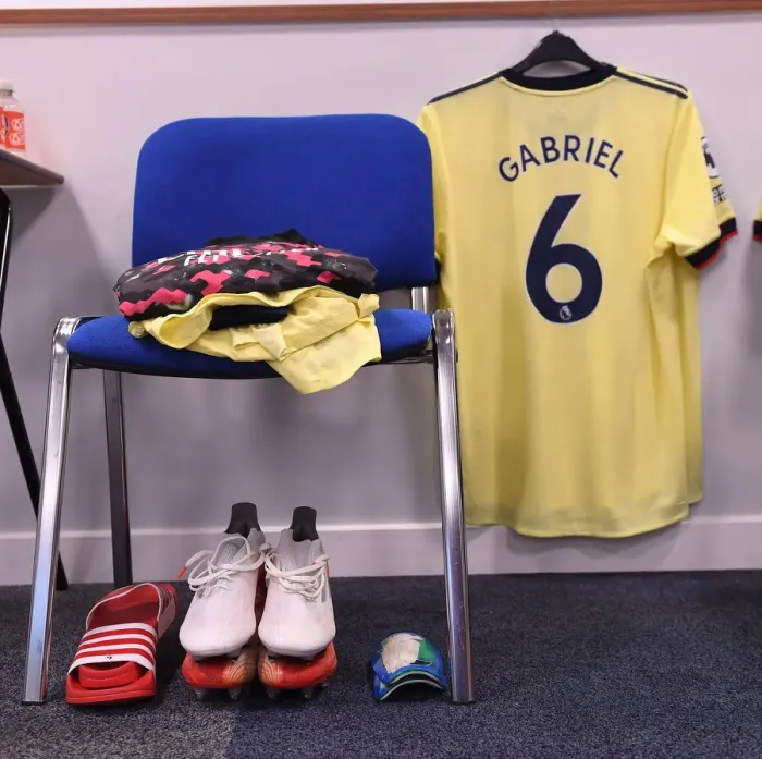 Framed Print : Arsenal's Gabriel Prepares for Leicester Showdown - Premier League 2021-22