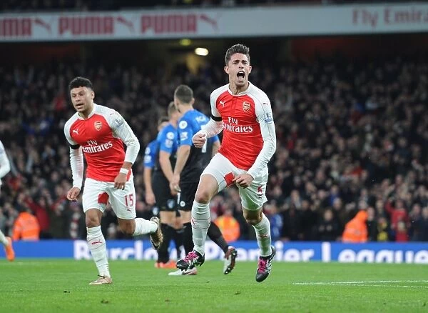 Arsenal's Gabriel Scores Thriller against Bournemouth (2015-16)