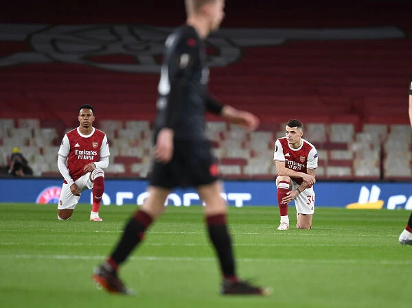 Arsenal's Gabriel and Xhaka Kneel Before Empty Emirates Stadium in Europa League Quarterfinal vs Slavia Praha