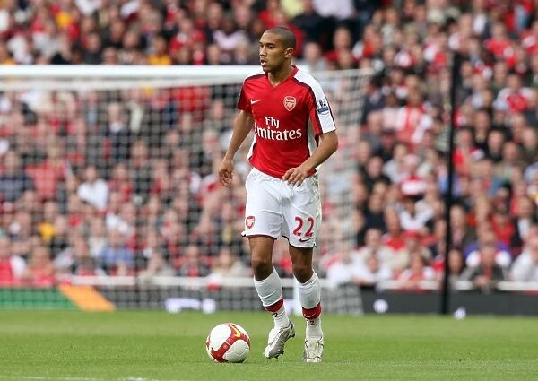 Arsenal's Gael Clichy Celebrates Glory: 3-1 Victory Over Everton in the Premier League (18 / 10 / 08)