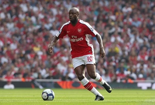 Arsenal's Gallas Shines: 4-0 Crush of Wigan Athletic in Barclays Premier League