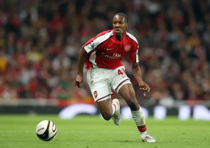 Framed Print : Arsenal's Gavin Hoyte Shines: 6-0 Crush of Sheffield United in Carling Cup