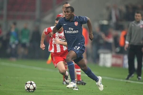 Arsenal's Gilles Sunu Shines in UEFA Champions League Victory over Olympiacos (9 / 12 / 2009)