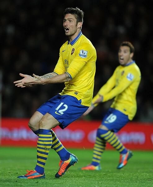 Arsenal's Giroud and Cazorla in Action against Southampton (2013-14)