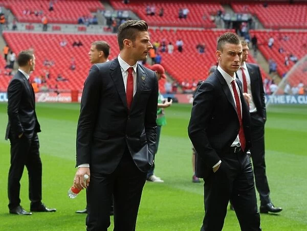 Arsenal's Giroud and Koscielny Before FA Cup Final vs Hull City, 2014