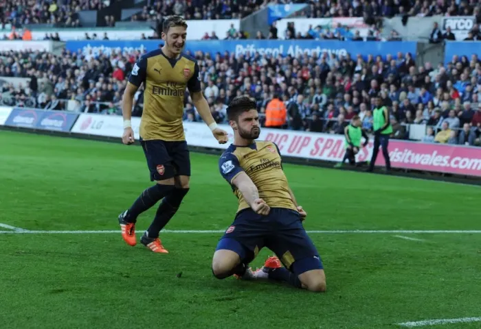 Framed Print : Arsenal's Giroud and Ozil Celebrate Goal Against Swansea City (2015-16)