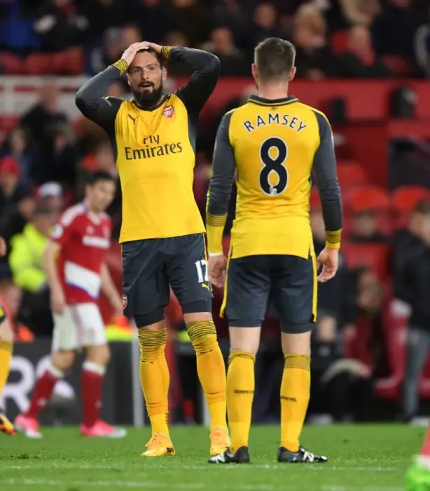 Framed Print : Arsenal's Giroud and Ramsey in Action against Middlesbrough (2016-17)