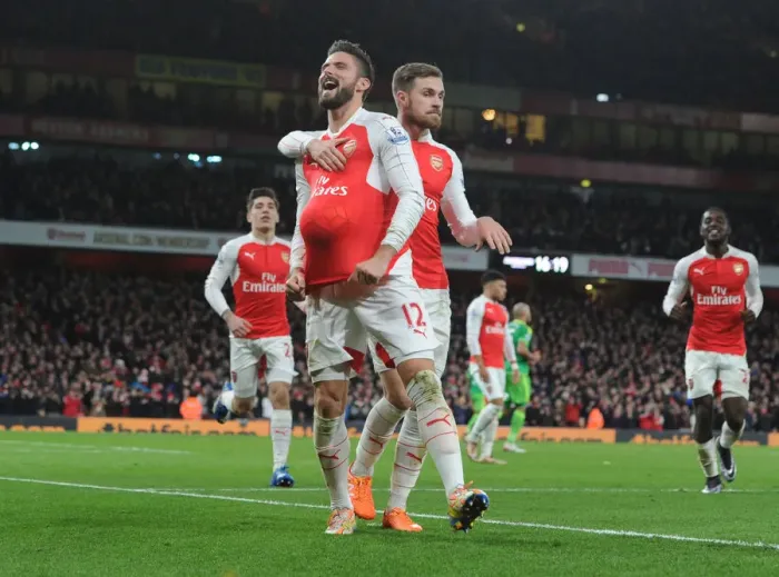Framed Print : Arsenal's Giroud and Ramsey Celebrate Goals Against Sunderland (2015-16)
