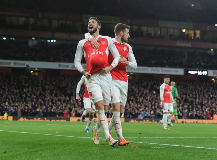 Framed Print : Arsenal's Giroud and Ramsey Celebrate Goals Against Sunderland (2015-16) Framed Print : Arsenal's Giroud and Ramsey Celebrate Goals Against Sunderland (2015-16)